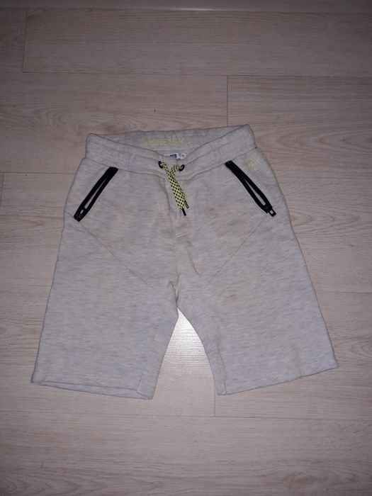 Шорты на мальчика 8-9лет
