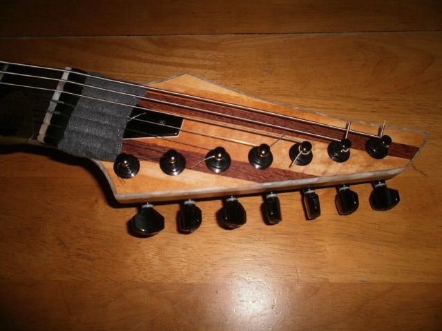 7 струнна китара - баритон БАРТЕР