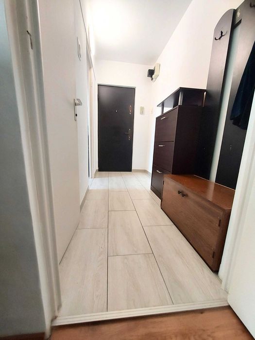 Vând apartament 2 camere cartier A. Vlaicu (zona Poetului)