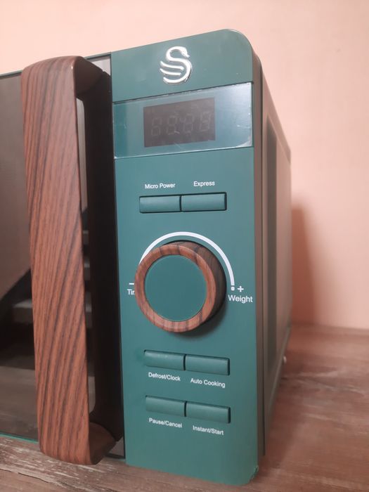 Микровълнова Swan Италианска