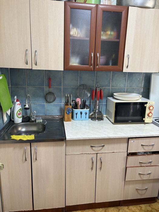 Отдам даром кухонный нижние полки