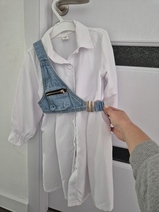 Rochita/camasa cu accesorii de blugi