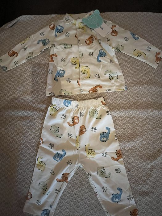 чисто нови комплекти