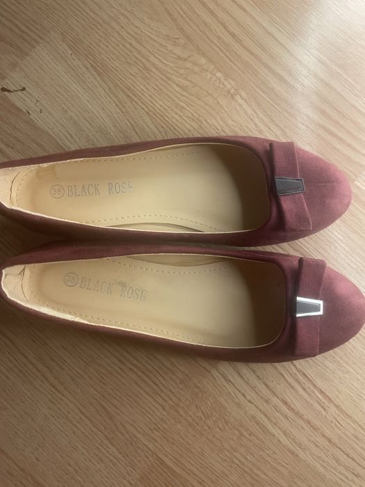 Продам балетки жанские