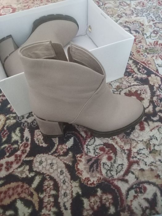 Женские обувь размер 37