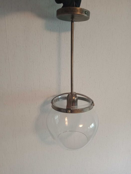 Продам 2 люстры б/у (цена за одну)