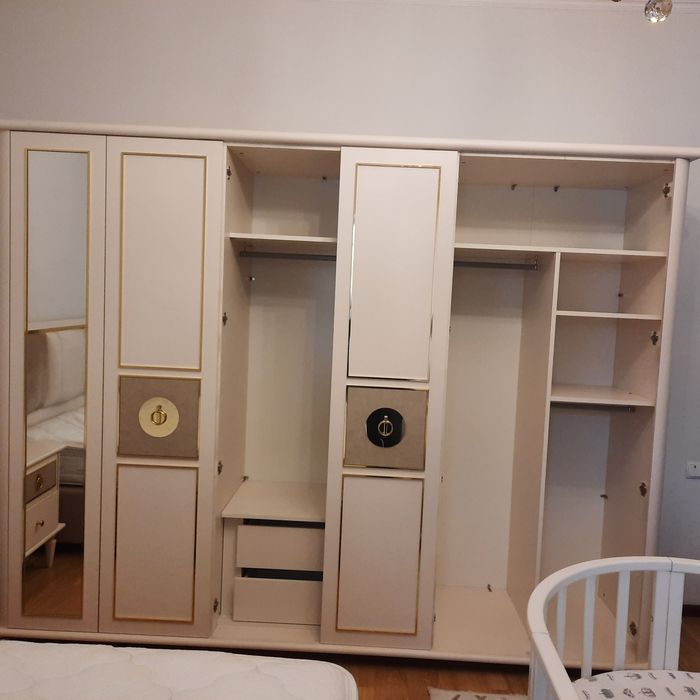 Спальный гарнитур