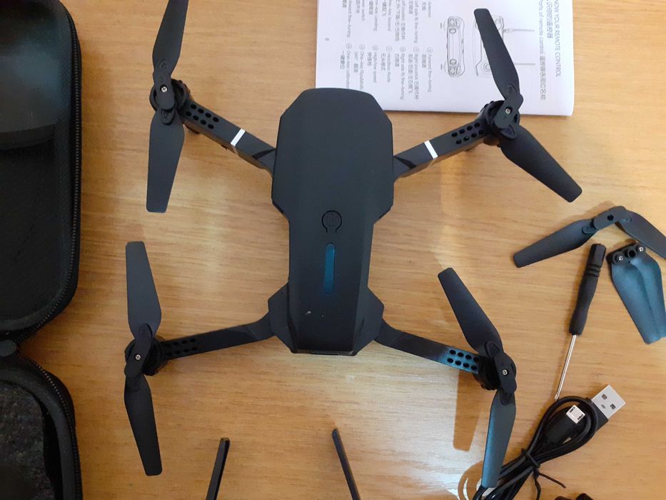 Mini model buggy 4x4 si minidrona