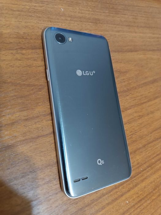 Смартфон LG Q6 в хорошем состоянии