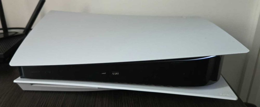 PlayStation 5 disc edition + DualSense + Cyberpunk 2077 Ultimate
