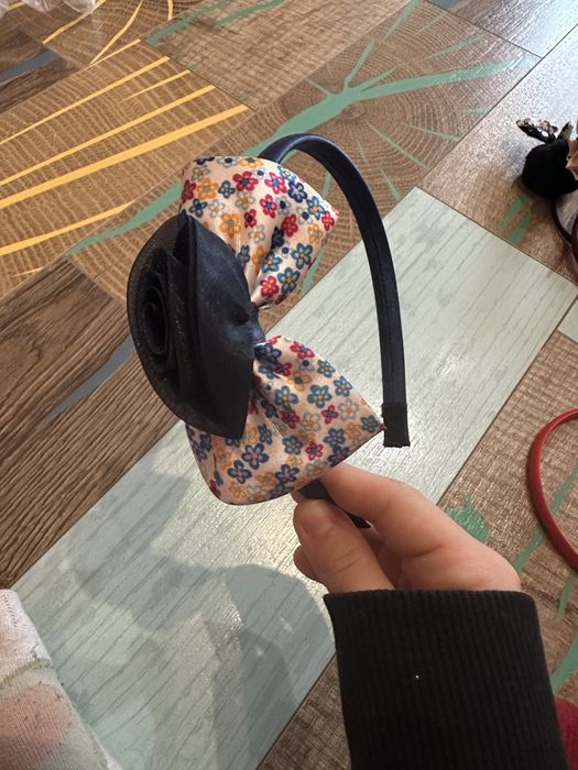 продават се диадеми (кариолки) за деца