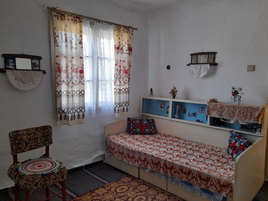 Продажба на къща в село Бръшляница