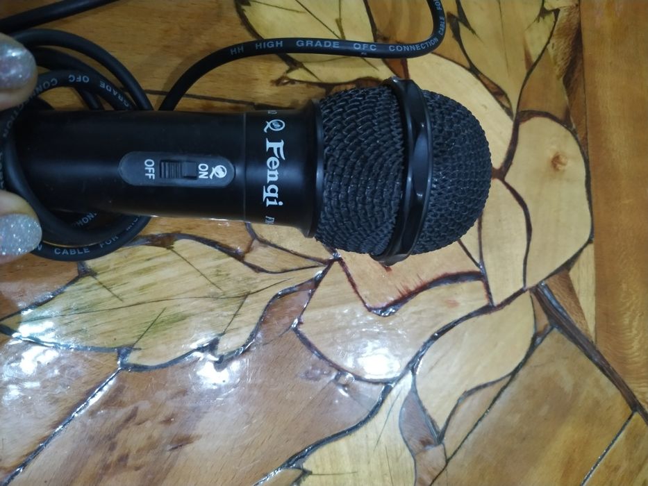 Микрофон  Fenqi,  для караоке, б/у.