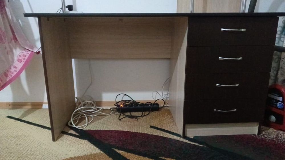 Компьютерный стол