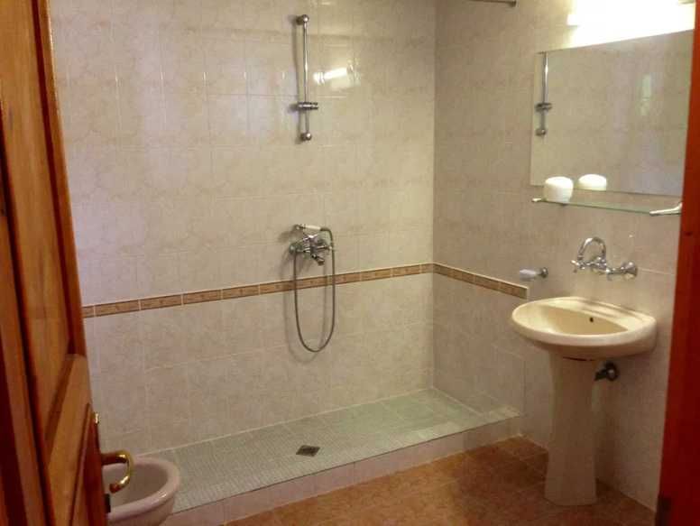 Дава се под наем Двустаен апартамент в Свети Влас - 85 кв.м за 450 € - Снимка #2