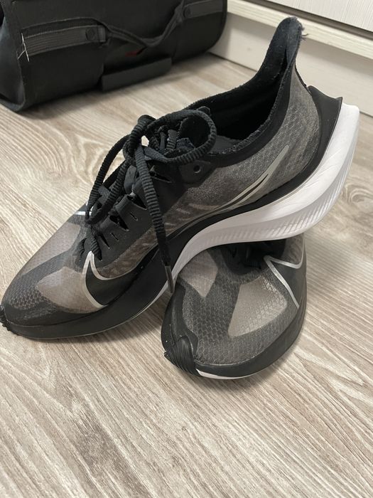 Adidasi Nike foarte usori