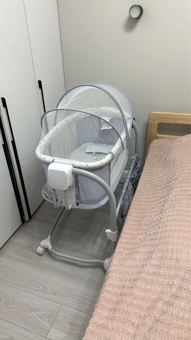 Продам электролюльку (кроват-манеж)