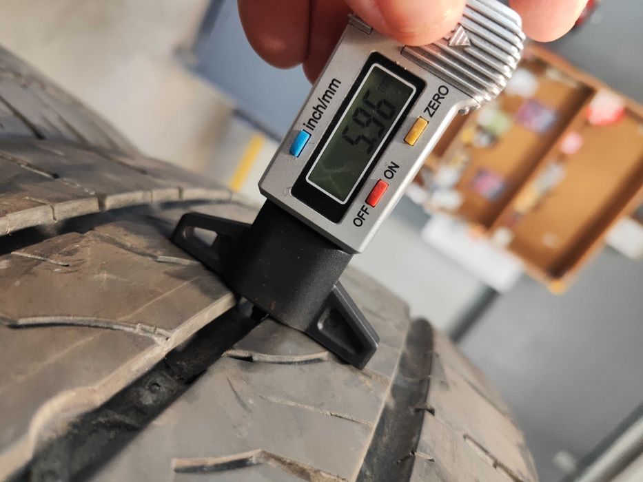 4бр.летни гуми 225/65/16C Semperit