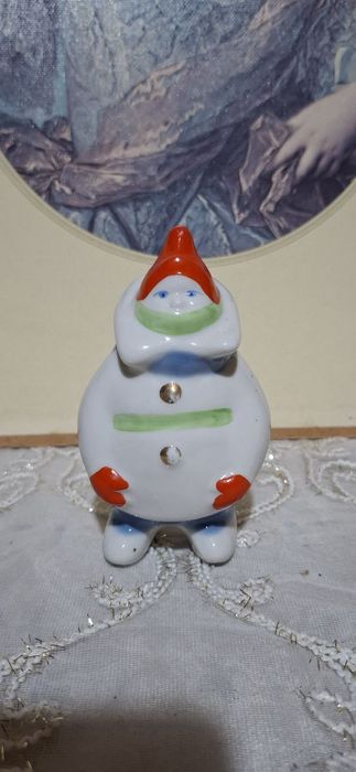 Statuetki sovetskih vremen raznie