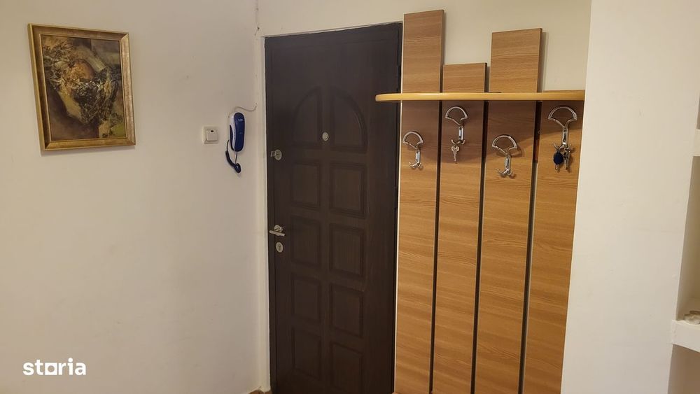 Apartament 3 camere, balcon și debara, etaj 3