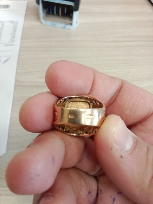 Продам золотое кольцо
