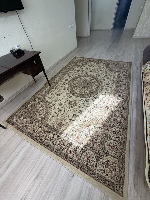 Продам ковры натуральные размер 2/3м