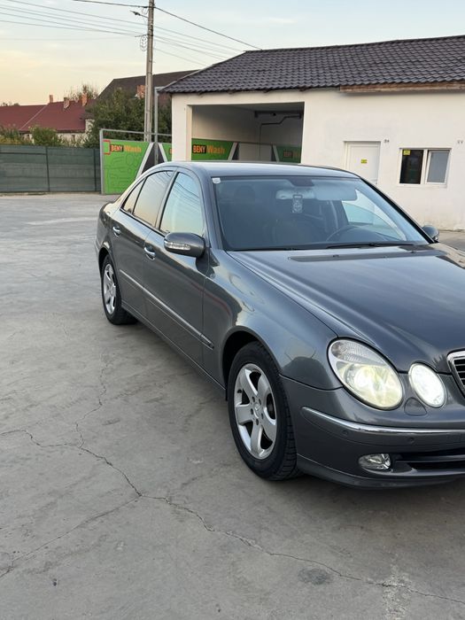 Mercedes-benz e class w211