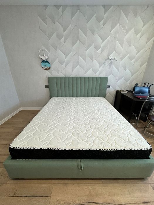 Кровать двуспальная