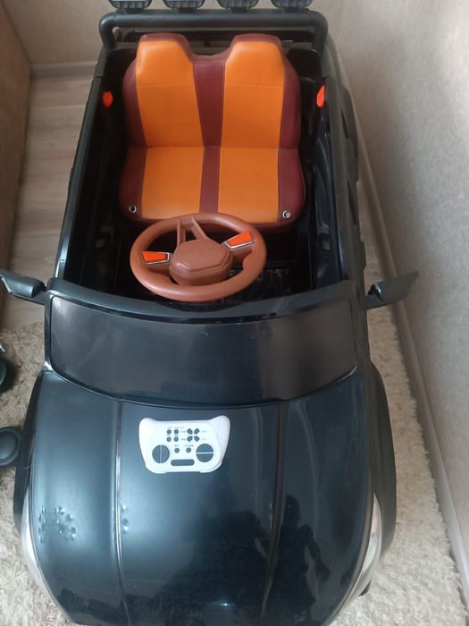 Продаю детскую машинку