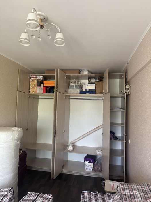 Продам большой шкаф