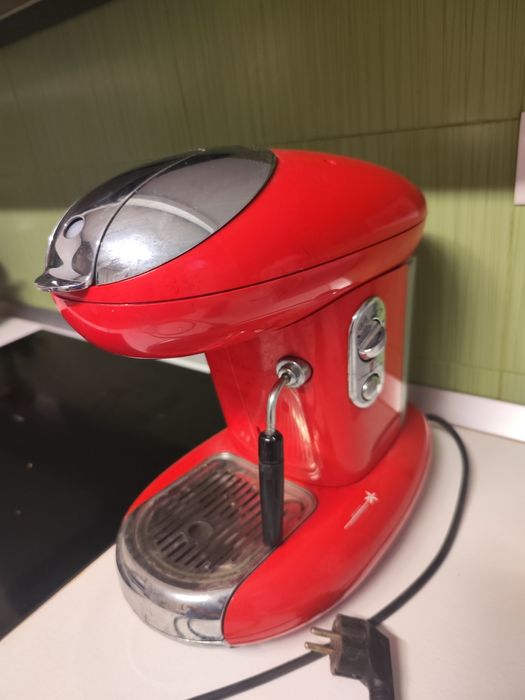 Espressor Illy rosu defect