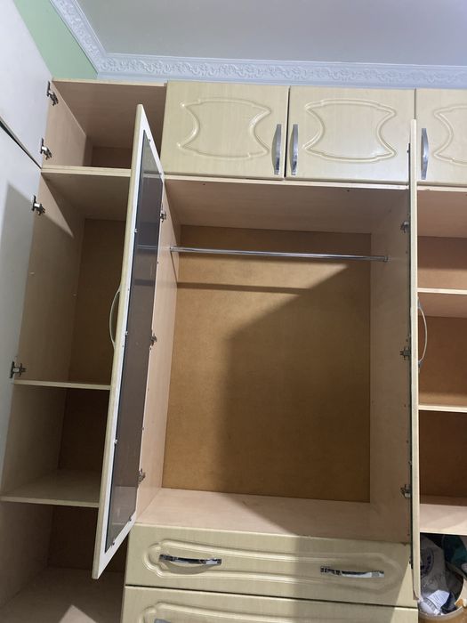 Продам шифонер срочно