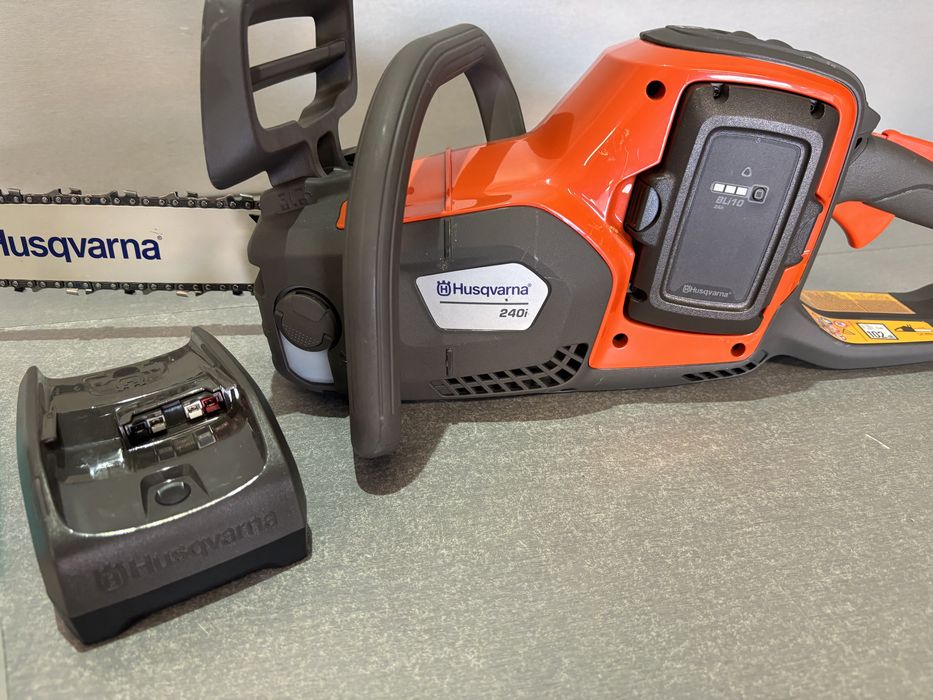 Husqvarna 240i drujba taiat lemn cu acumulator