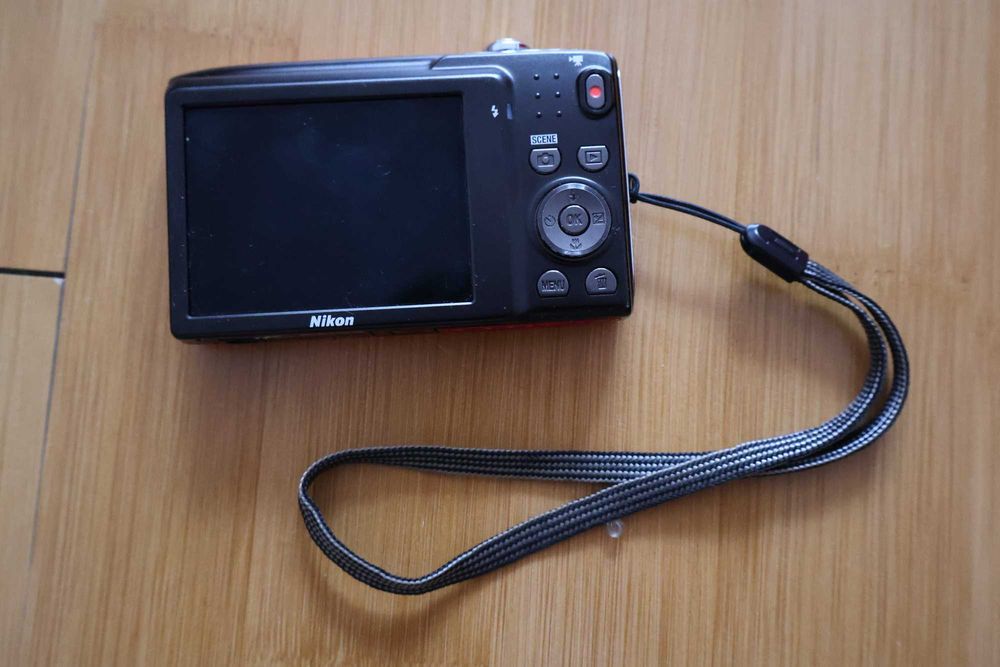 Aparat foto Nikon Coolpix S3100