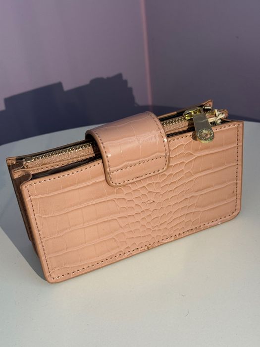 Чисто нова чанта на Guess