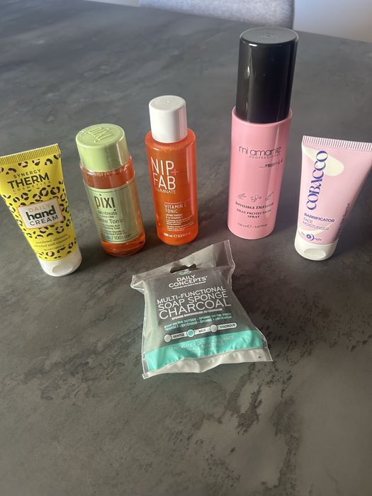 Продавам неразопаковани козметични продукти