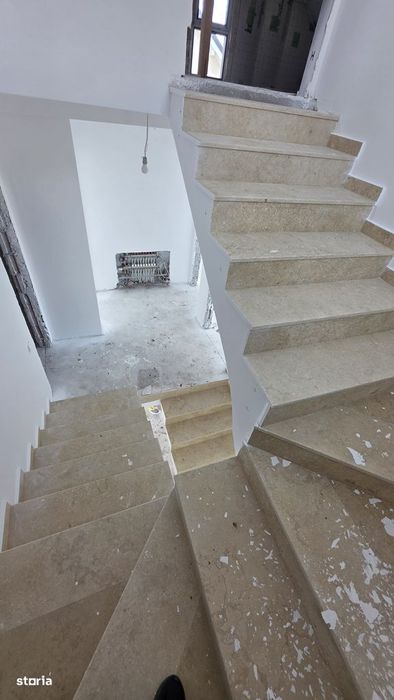 Vila P+1+M,1.8km M Râul Doamnei,Tva inclus,încălzire pardoseala