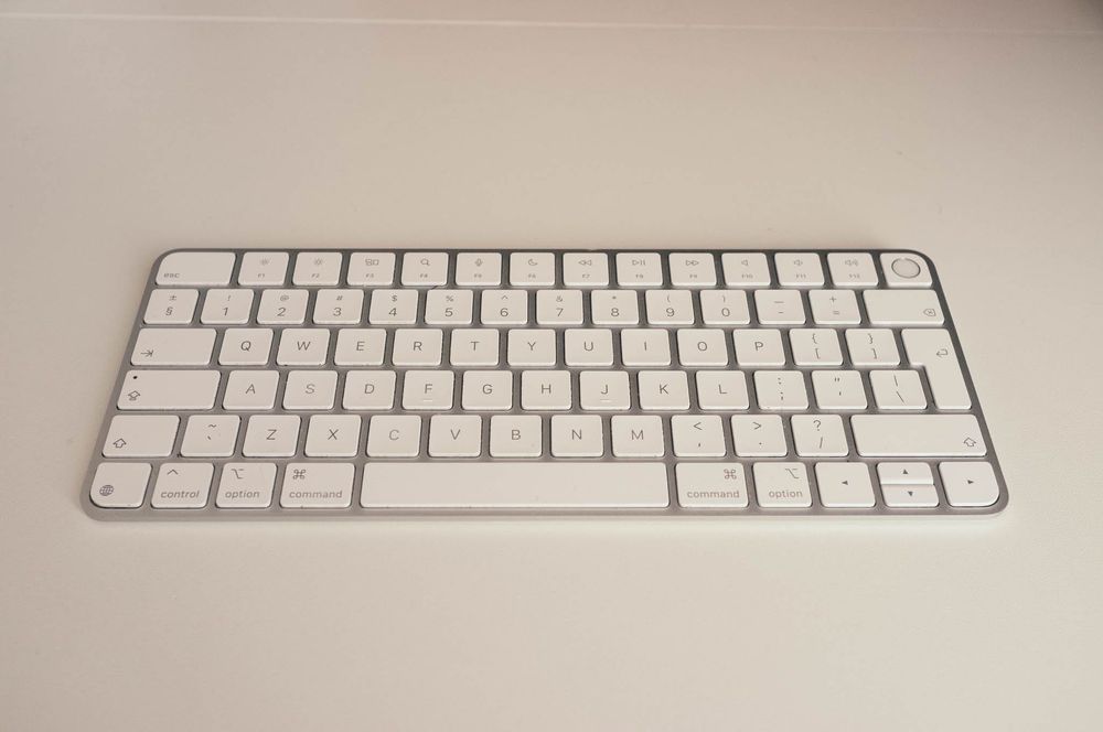 Mac mini M1, 16 GB, 256 GB + Magic Keyboard (TouchID, USB-C) + Dock