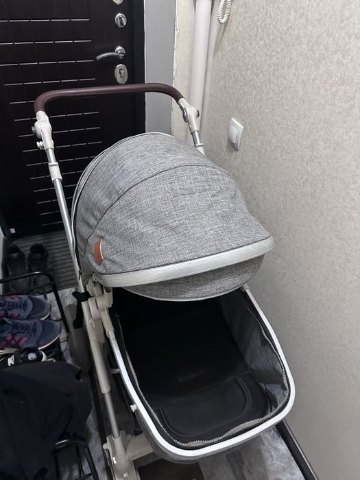 Продам коляску 3 в 1