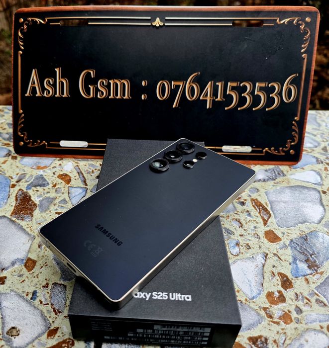 Samsung S25 ultra black titanium 256gb ca nou