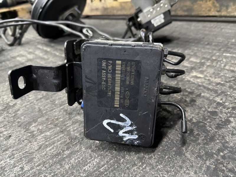 Блок ABS Genesis G80 2016