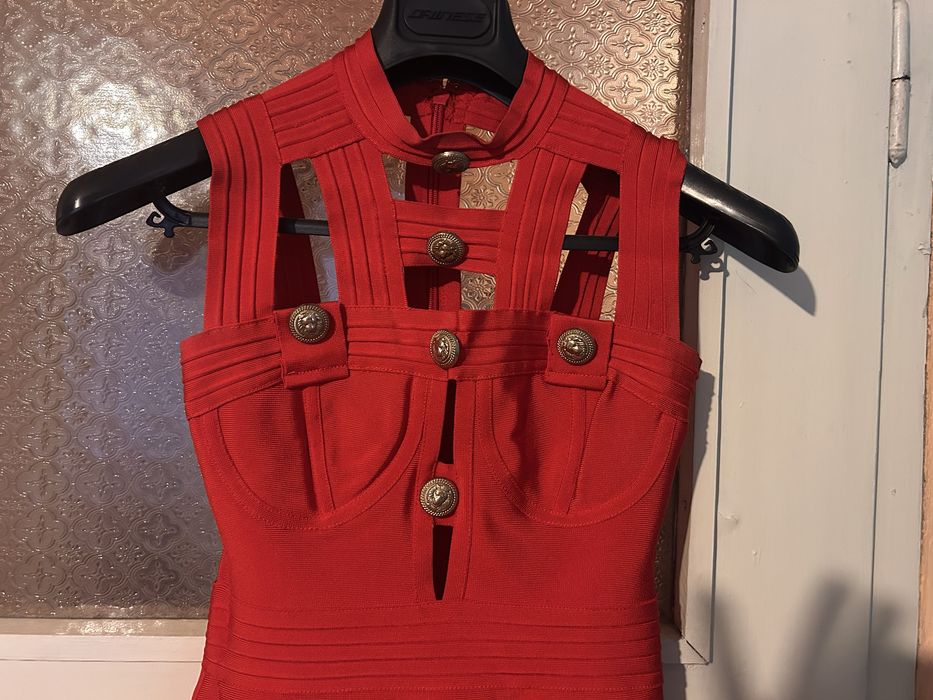 Официална рокля