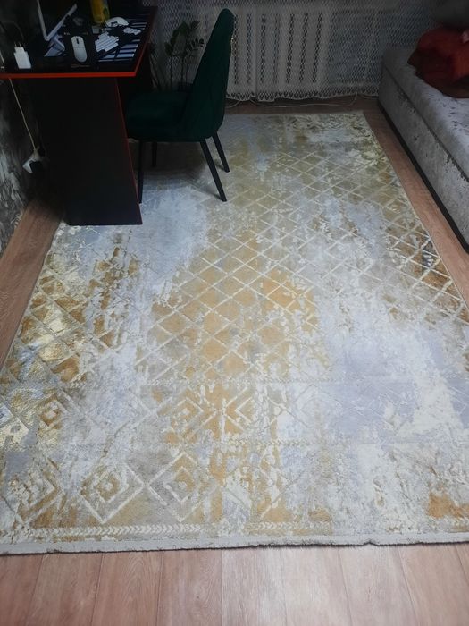 Продам палас в хорошем состоянии