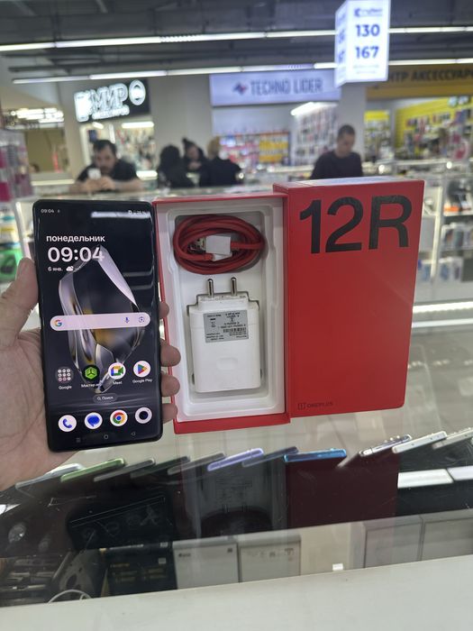 Oneplus 12r. 16/256