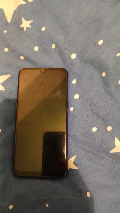 Продам телефон Realme c2