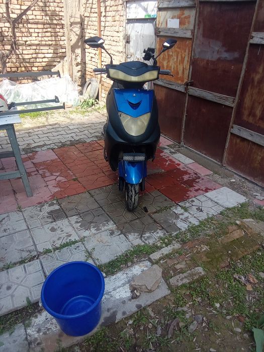 Продаю скутер 150 куб