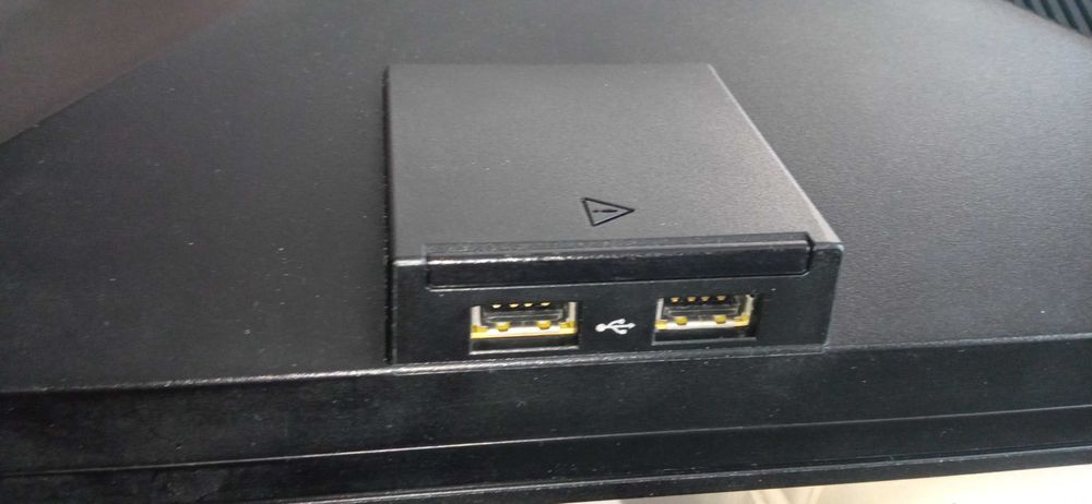 Монитори Dell P2210f - 22 инча