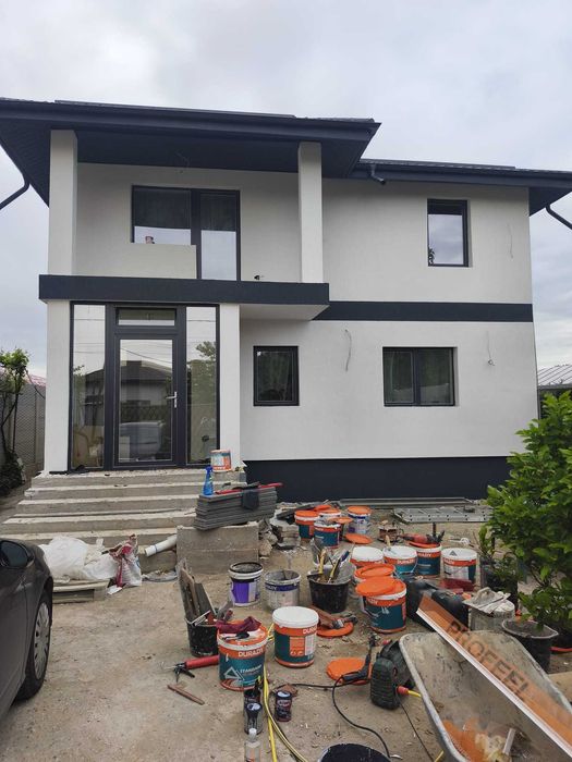 Echipa de meseriași Case la roșu / la gri sau la cheie  Izolații fațade cu polistiren sau vată Renovări case / apartamente  Lucrări de calitate !