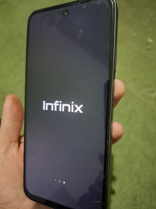 Infinix smart 9 telefoni sotiladi