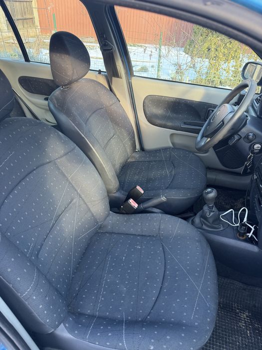 Se vinde/ sau se dezmebreaza renalult clio 2